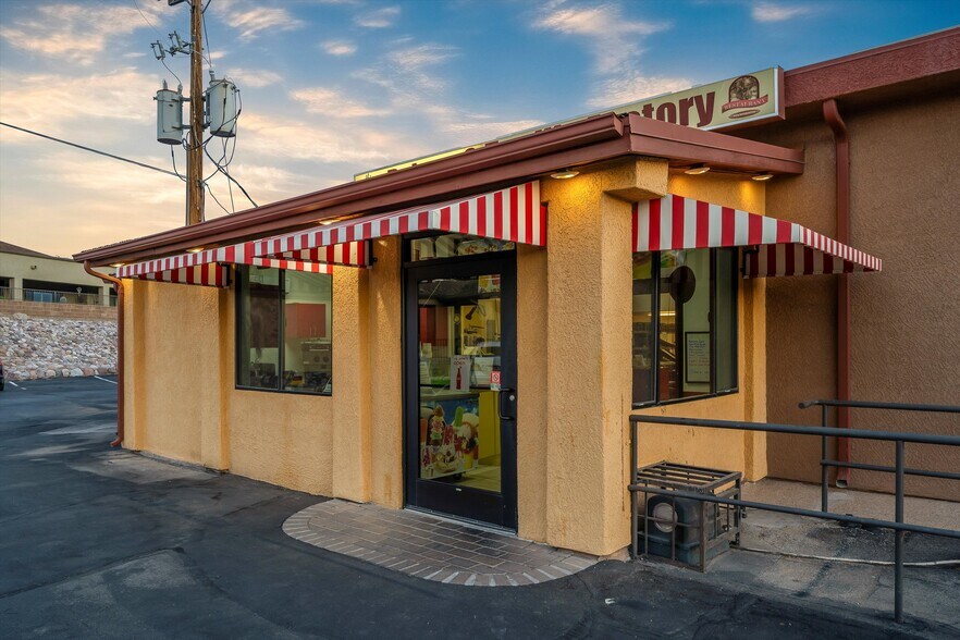 More Photos Of 706 N Old Hwy 77, Mammoth Restaurant For Sale