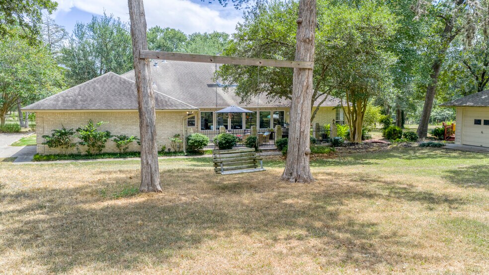 More Photos Of 1440-A TX-237, Round Top Flex For Sale