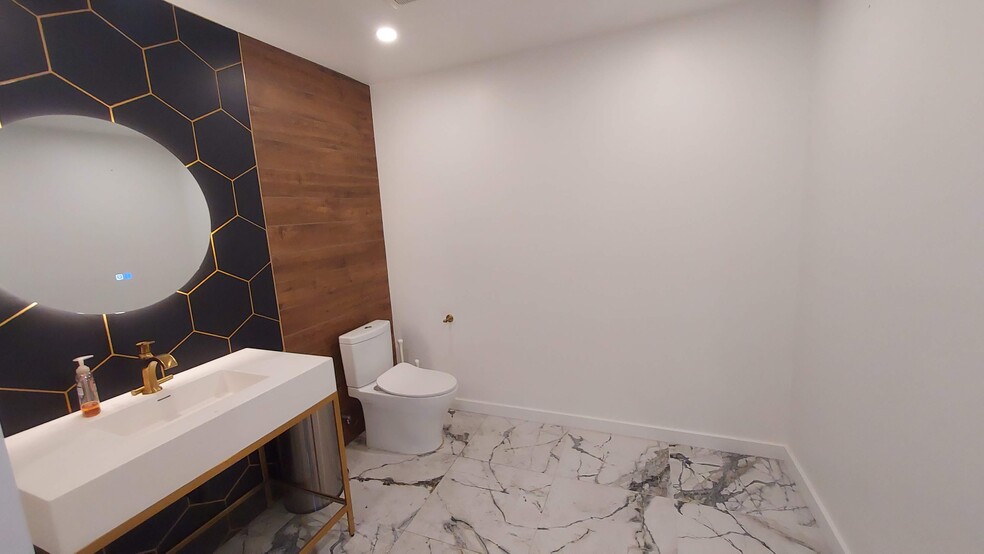 More Photos Of 215 O'Neill Ave, Belmont Warehouse For Lease