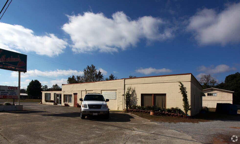 More Photos Of 1901 Pace Blvd, Pensacola Lodge Meeting Hall For Sale