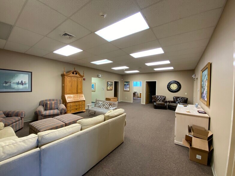 More Photos Of 522 Cottage Grove Rd, Bloomfield Manufacturing For Lease