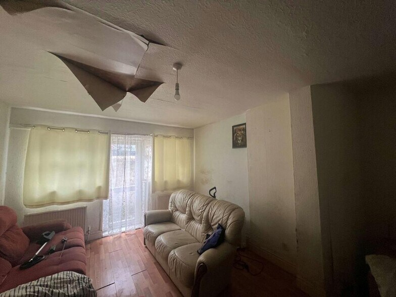 More Photos Of 12 St Chads Rd, Blackpool Hotel For Sale