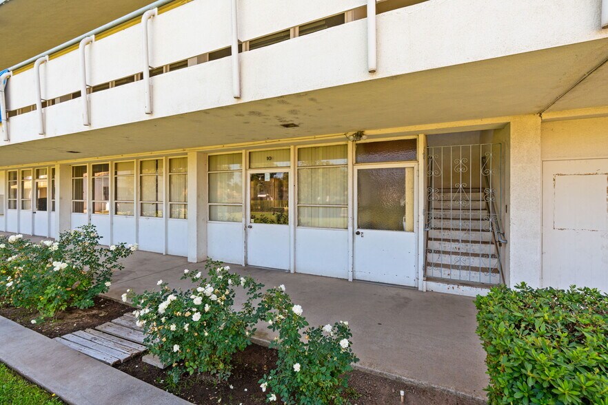 More Photos Of 101 W Clinton Ave, Fresno Specialty For Sale