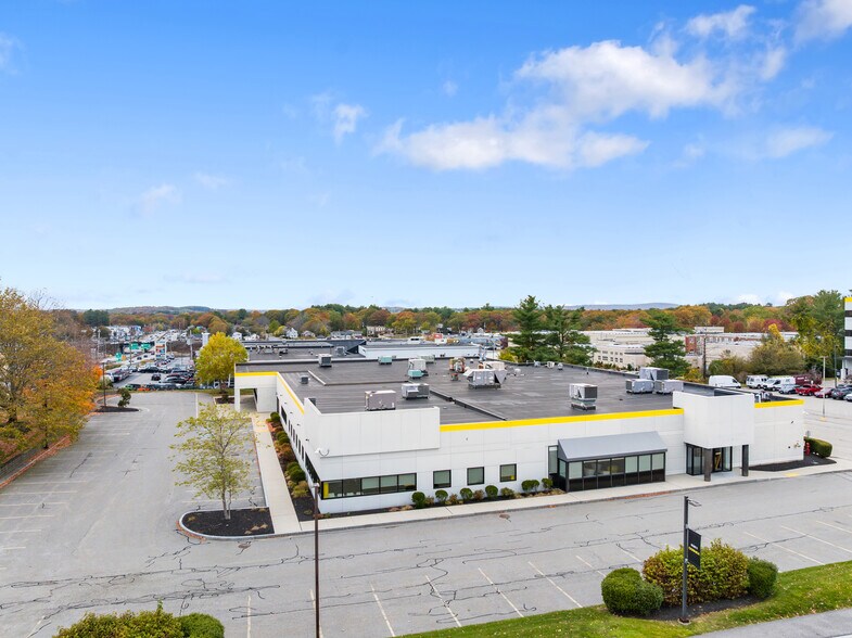 More Photos Of 801 Worcester St, Natick Freestanding For Lease