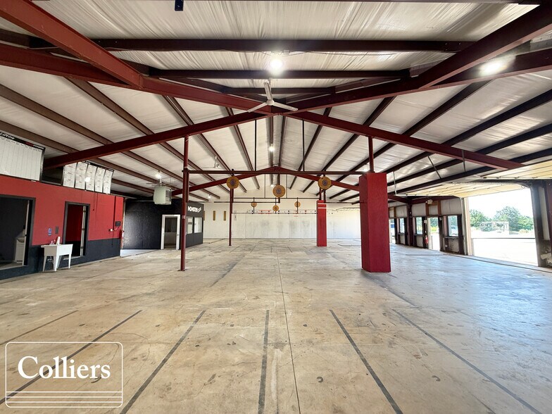 More Photos Of 1400 SW Susana St, Bentonville Office For Lease