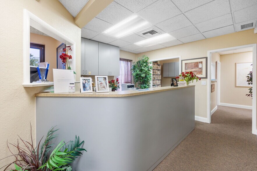 More Photos Of 1701 66th St N, Saint Petersburg Medical For Sale