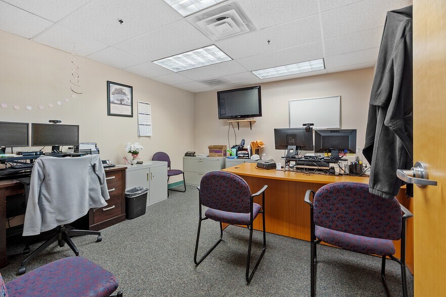 More Photos Of 67 Whalon St, Fitchburg Storefront For Lease