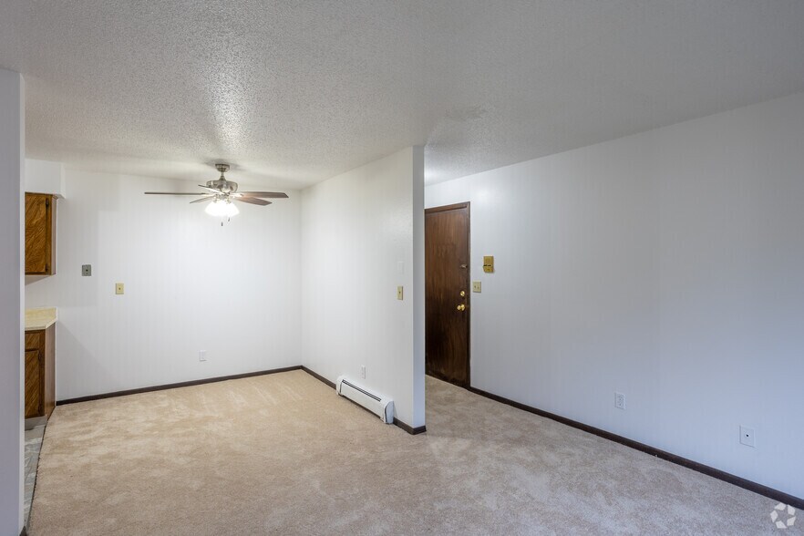 More Photos Of 25-85 Aossey Ln SW, Cedar Rapids Apartments For Sale