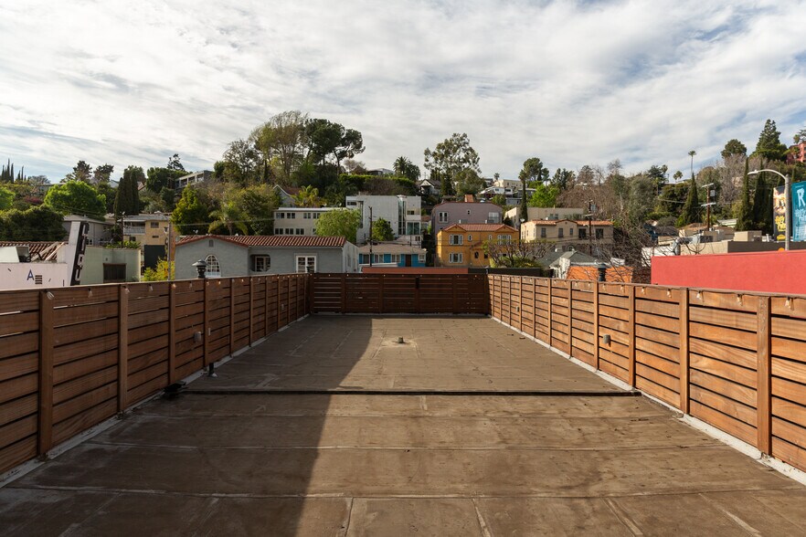 More Photos Of 1626 Silver Lake Blvd, Los Angeles Freestanding For Lease