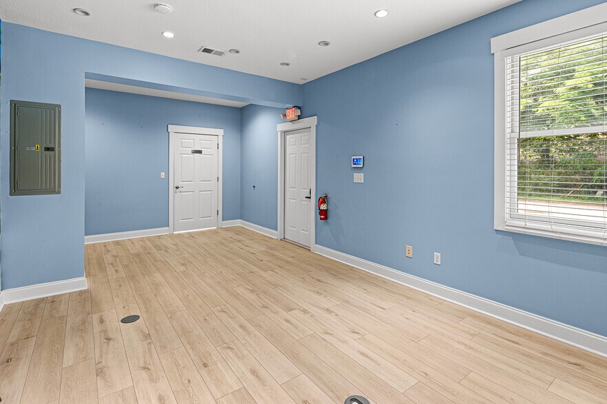 More Photos Of 14 Mimidis Ln, Swannanoa Office For Sale