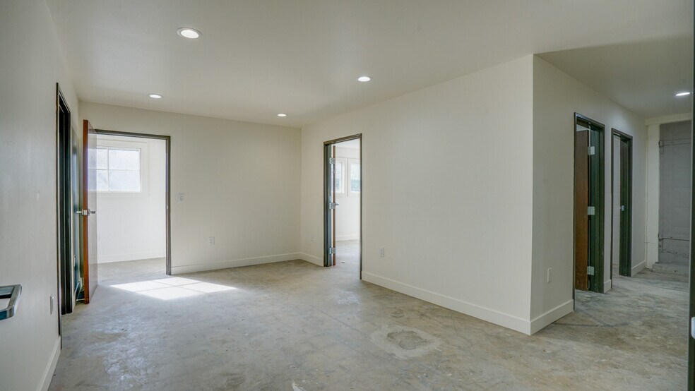 More Photos Of 2431 Eads St, Los Angeles Warehouse For Lease