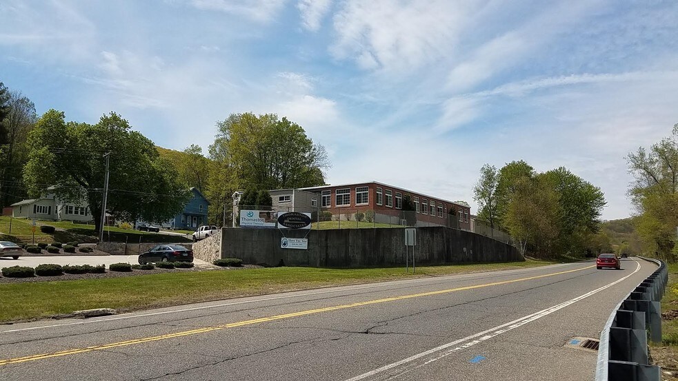 More Photos Of 10 Marine St, Thomaston Medical For Lease