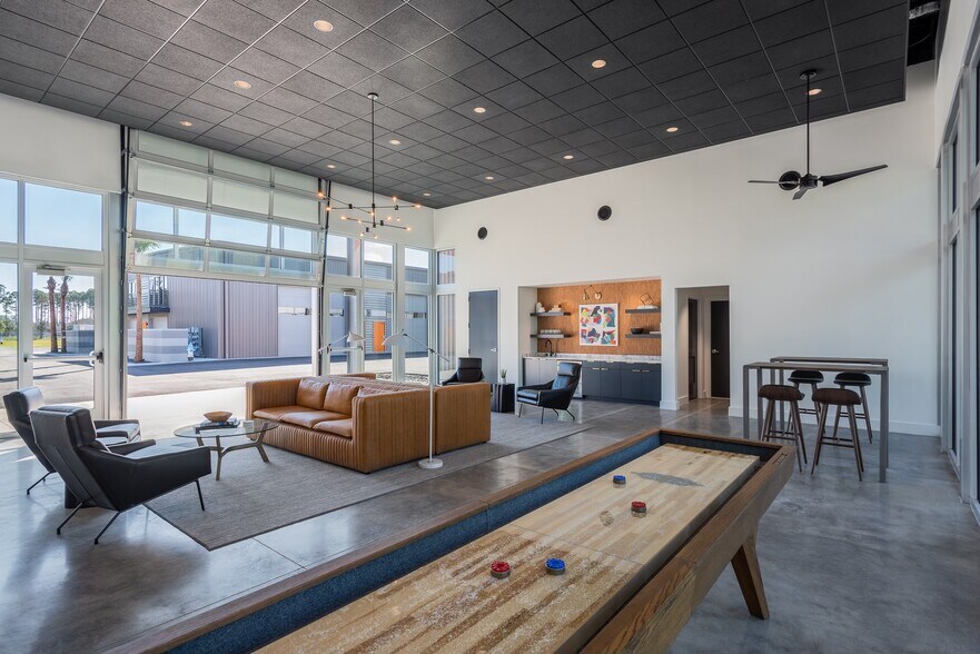 More Photos Of 14105 Wm Davis Pky, Jacksonville Warehouse For Sale