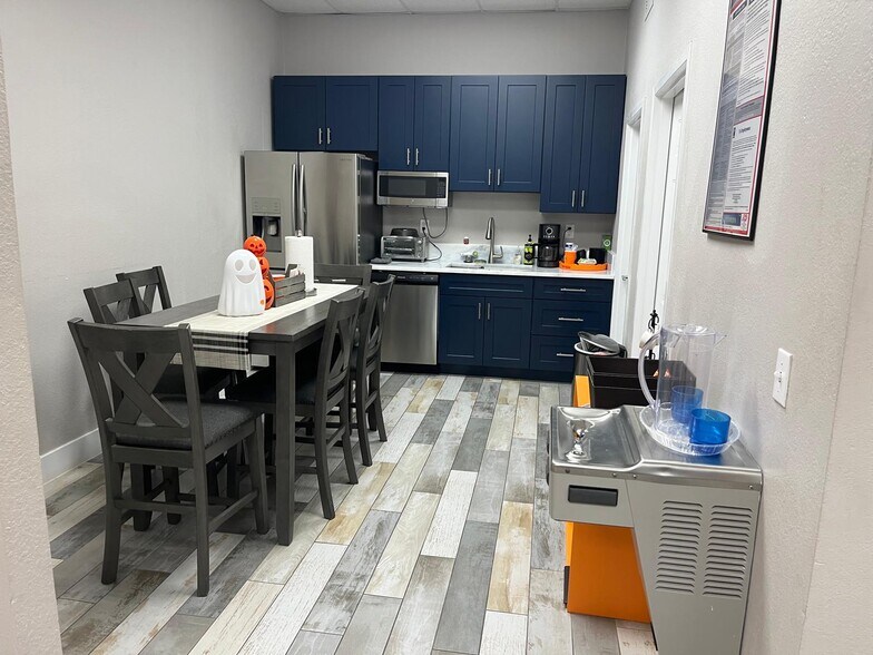 More Photos Of 20871 Johnson St, Pembroke Pines Warehouse For Sale