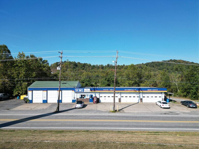 Primary Photo Of 109 Lodgeville Rd, Bridgeport Auto Repair For Sale