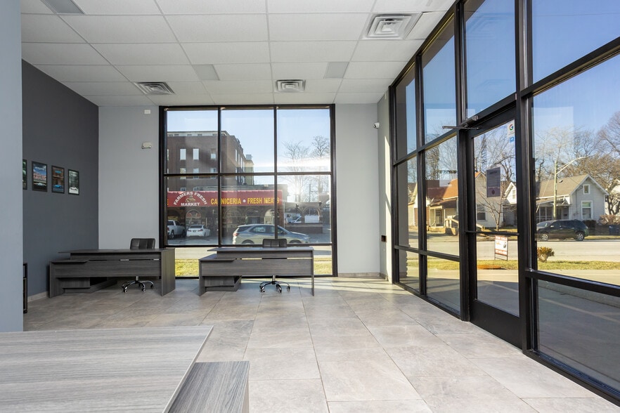 More Photos Of 453 N Jackson St, Frankfort Auto Dealership For Sale