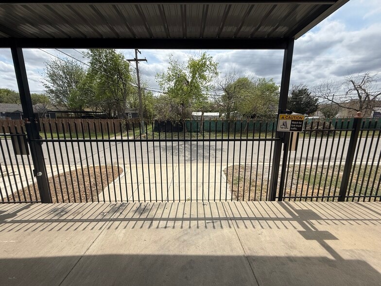 More Photos Of 2745 Bryan Ave, Fort Worth Light Manufacturing For Sale