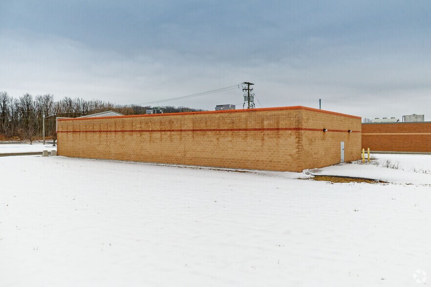 More Photos Of 24 State Rt, Lyons Freestanding For Lease