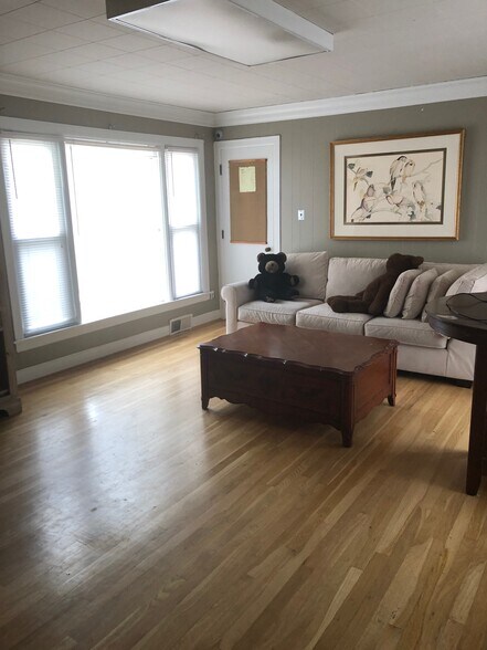 More Photos Of 111 Cass Ave, Mount Clemens Office For Sale