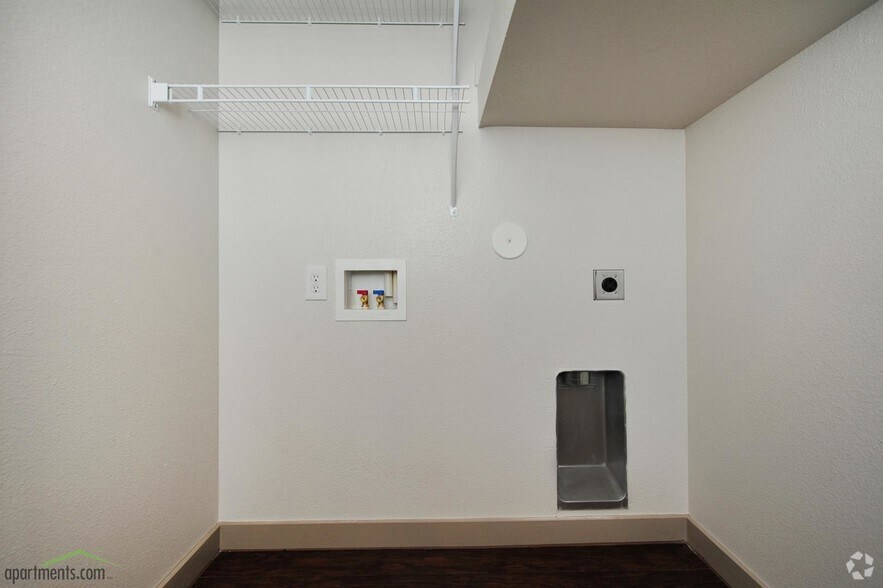 More Photos Of 1601 E Debbie Ln, Mansfield Apartments For Lease