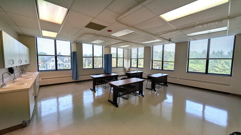 More Photos Of 1030 E Jefferson Blvd, South Bend Office For Lease