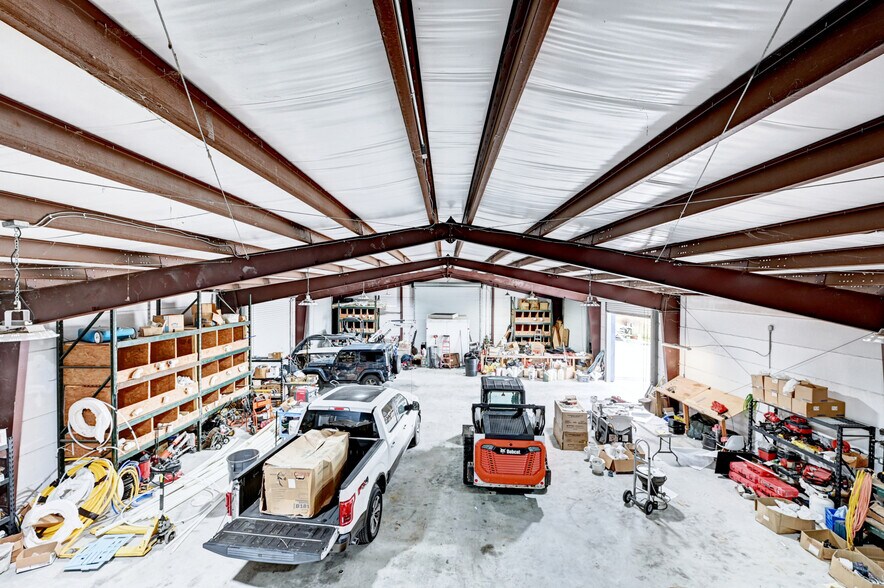 More Photos Of 1070 N Pine Rd, Texas City Light Distribution For Sale