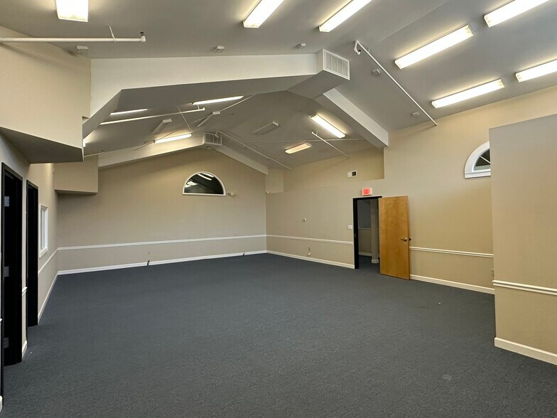 More Photos Of 1500 Garner Rd, Raleigh Office Residential For Lease