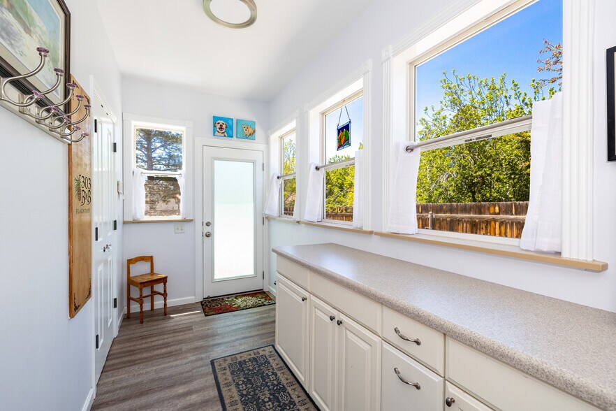 More Photos Of 303 W Juniper Ave, Flagstaff Hospitality For Sale