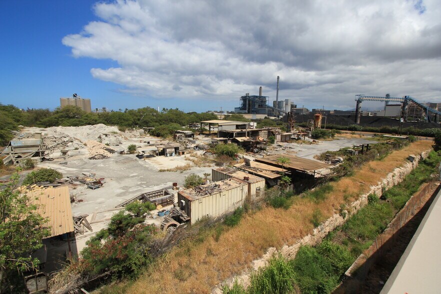 More Photos Of 91-027 Kaomi Loop, Kapolei Land For Lease