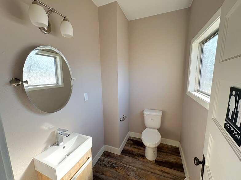 More Photos Of 104 Cedar Ave E, Pillager Storefront For Sale