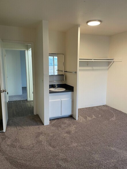 More Photos Of 1508 NW Leland St, Pullman Apartments For Sale