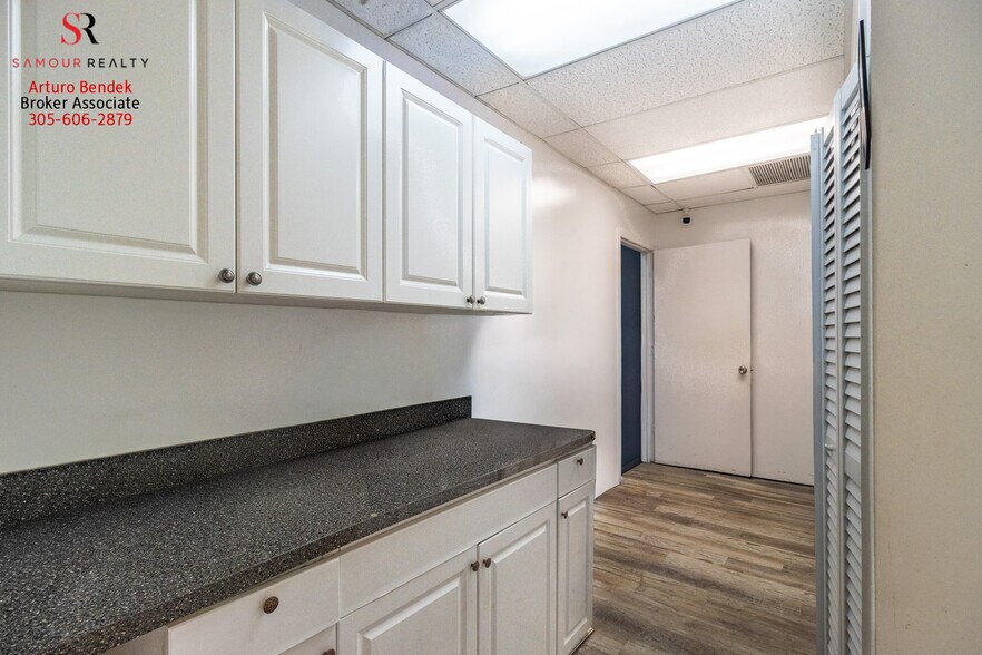 More Photos Of 3337 NW 74th Ave, Miami Warehouse For Sale