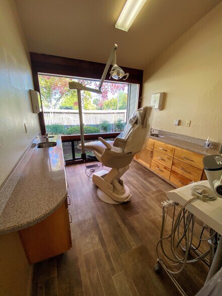 More Photos Of 496 East Ave, Lincoln Medical For Lease