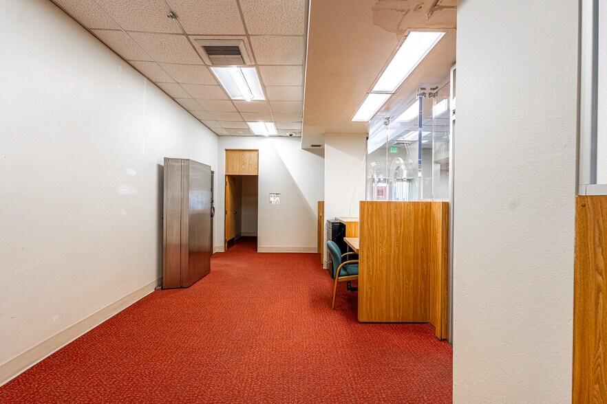 More Photos Of 2495 Lakeshore Dr, Lake Elsinore Bank For Sale