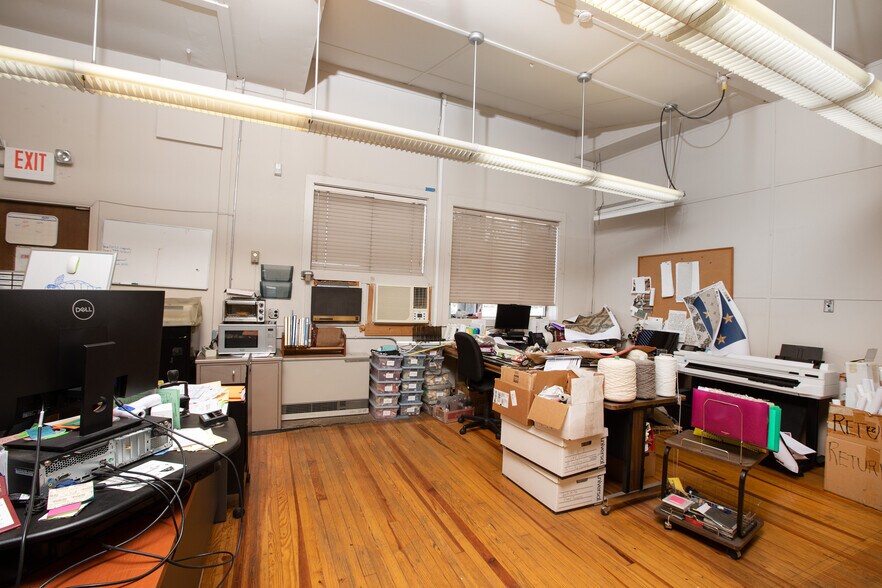 More Photos Of 201 W Lincoln Hwy, Penndel Manufacturing For Sale