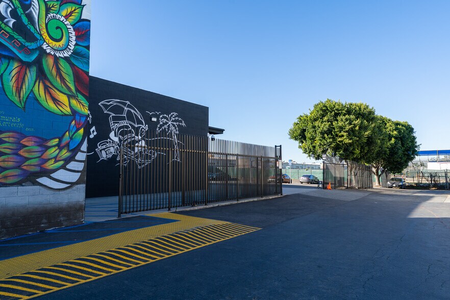 More Photos Of 1090 S Arrowhead Ave, San Bernardino Freestanding For Lease