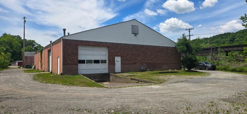 Primary Photo Of 451 Millers Run Rd, Morgan Service For Lease