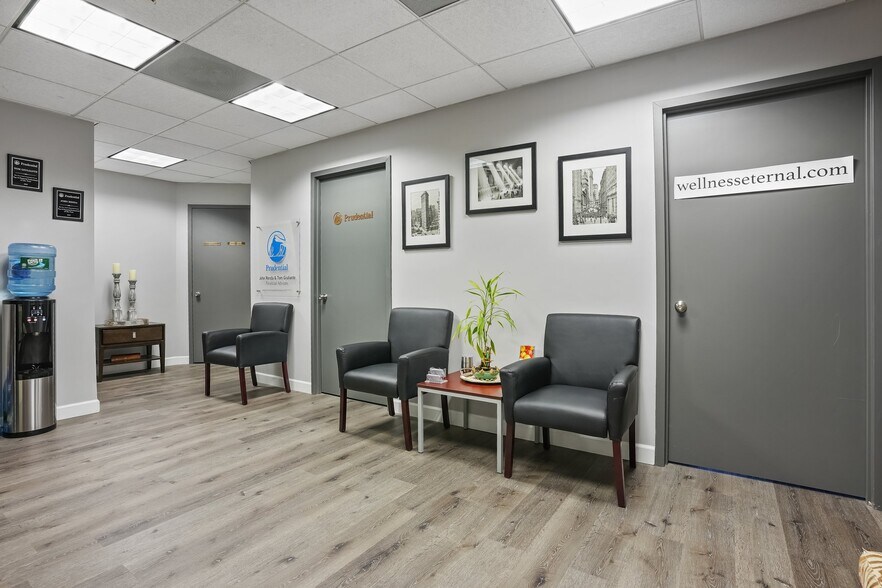 More Photos Of 401 Columbus Ave, Valhalla Medical For Lease