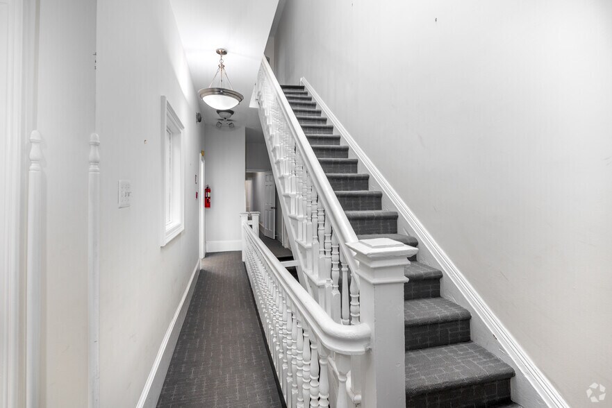 More Photos Of 1230 17th St NW, Washington Office Residential For Sale