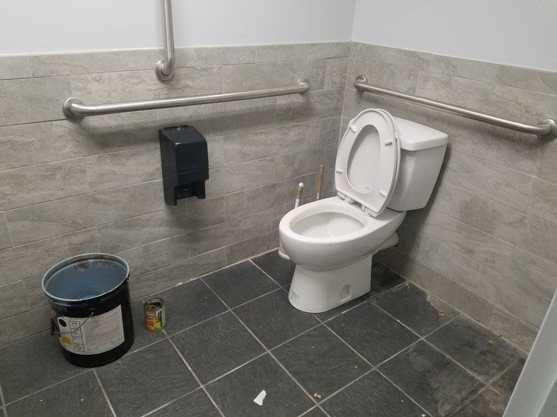 More Photos Of 80 Greenwood Ave, Midland Park Warehouse For Lease