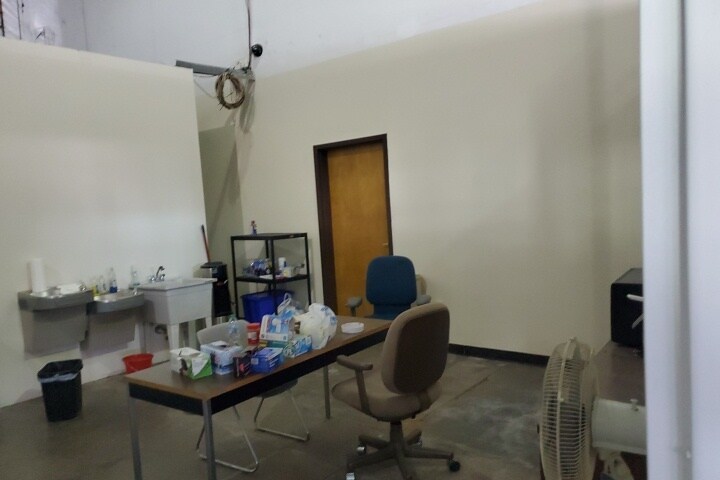 More Photos Of 11850 Livingston Rd, Manassas Warehouse For Lease