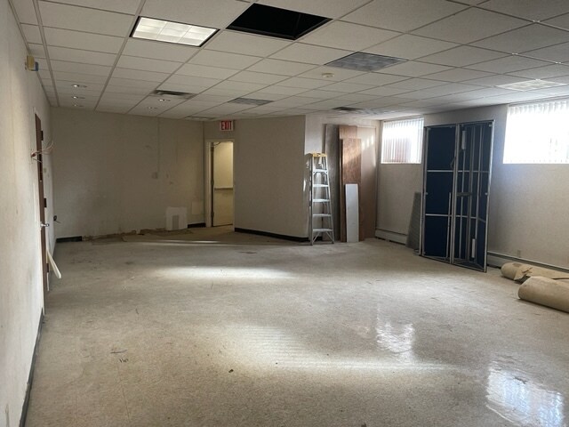 More Photos Of 3770 E Tremont Ave, Bronx Storefront Retail Office For Lease