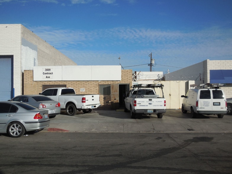 Primary Photo Of 3009 Contract Ave, Las Vegas Auto Repair For Sale