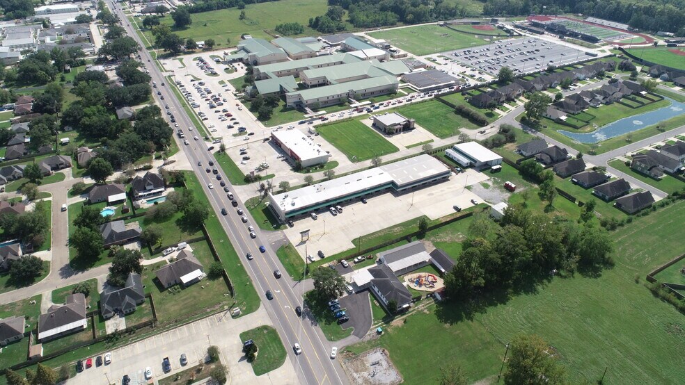 More Photos Of 13253 Highway 73, Geismar Storefront For Lease