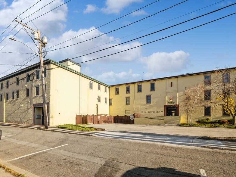 More Photos Of 1 Railroad Ave, Goshen Storefront Retail Office For Lease