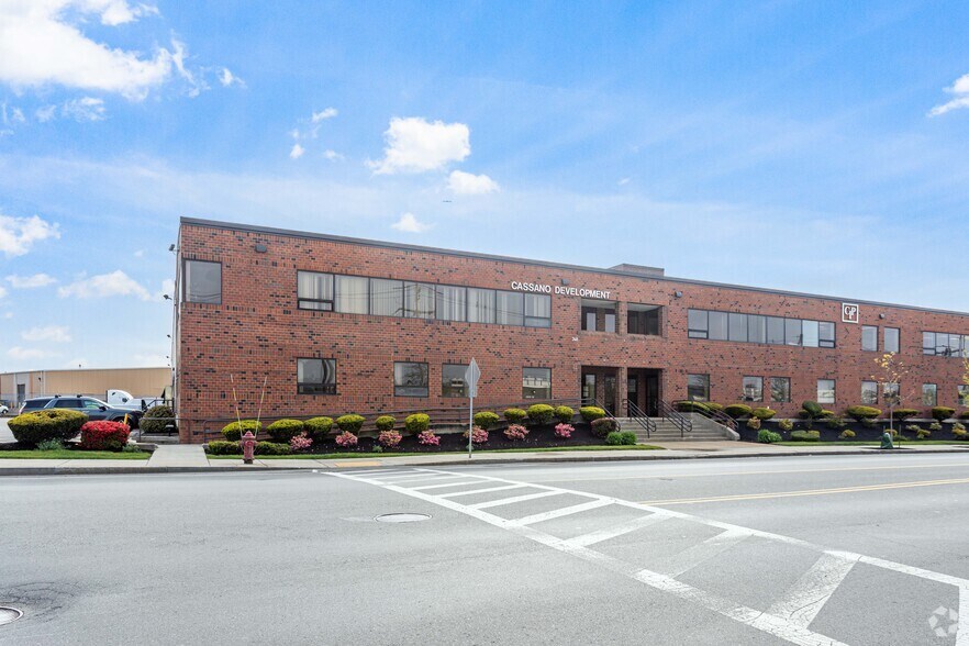More Photos Of 260 2nd St, Chelsea Refrigeration Cold Storage For Lease