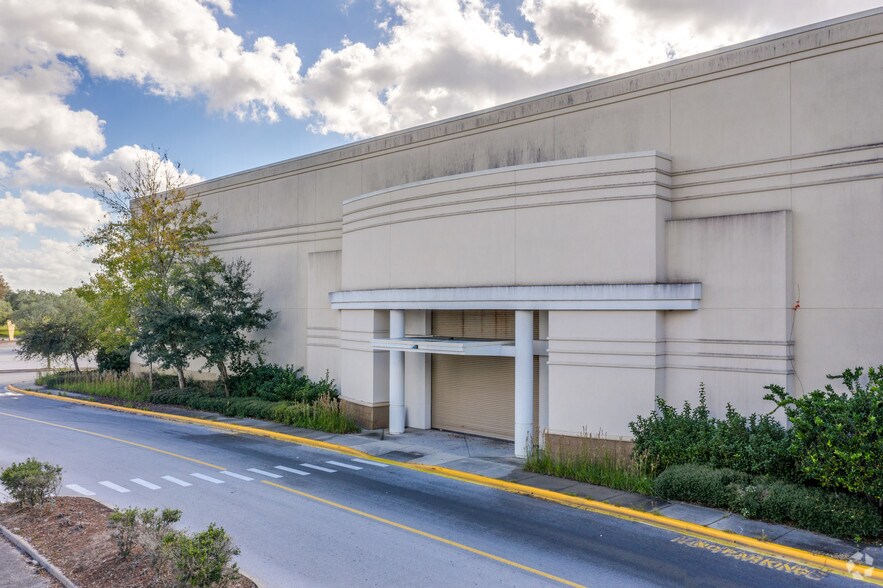 More Photos Of 1700 Oviedo Mall Blvd, Oviedo Unknown For Lease