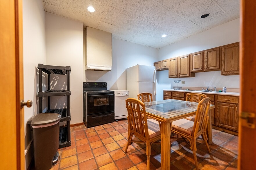 More Photos Of 3519 Bigelow Blvd, Pittsburgh Office For Sale