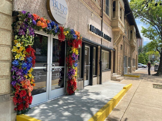 More Photos Of 522 S Hanley Rd, Saint Louis Storefront For Lease