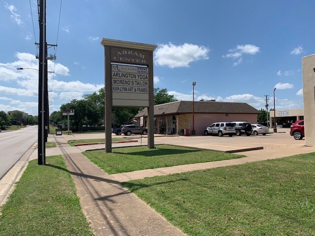 More Photos Of 1011-1051 W Abram St, Arlington Unknown For Lease